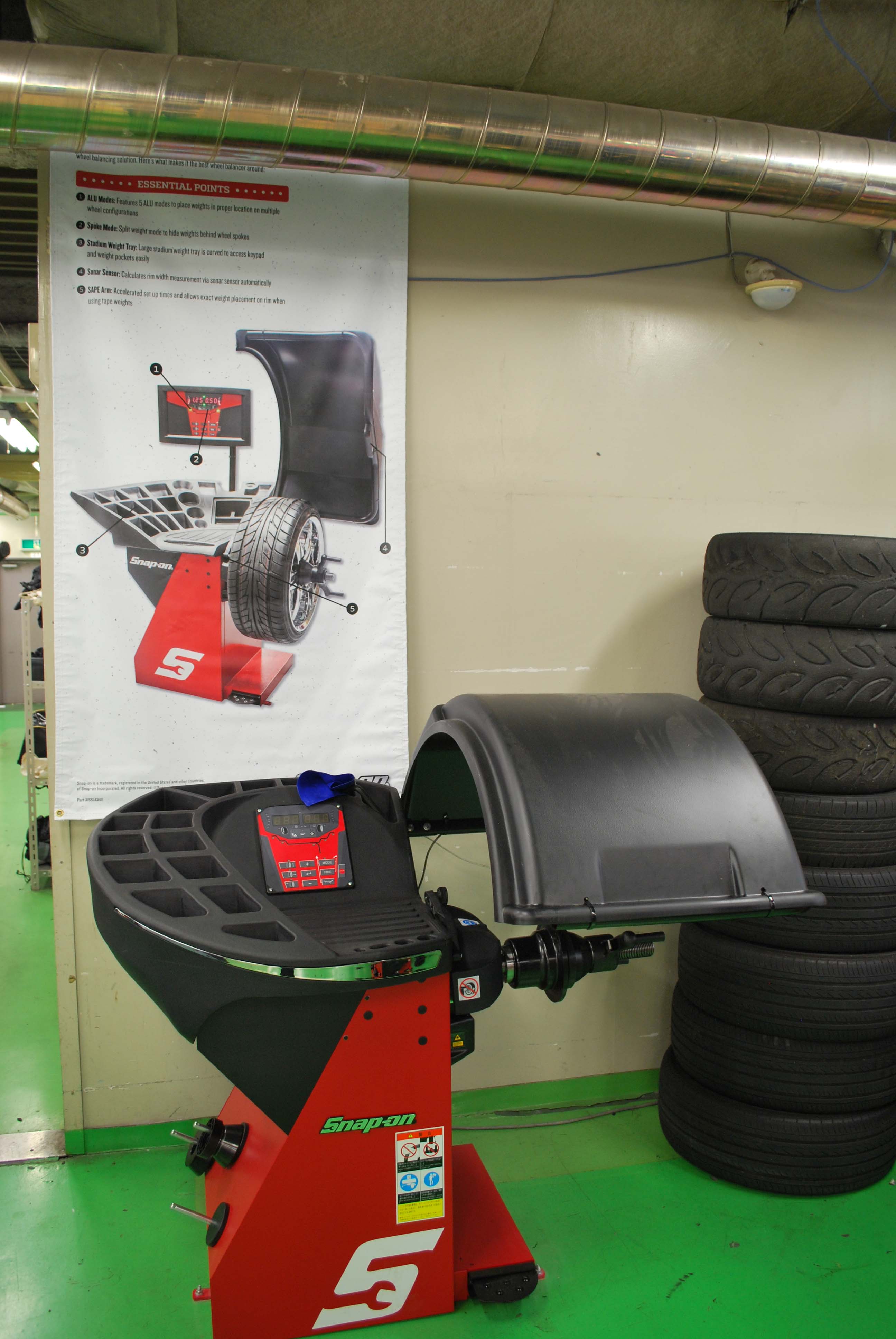 タイヤチェンジャー ホイールバランサー導入 読売自動車大学校ブログ